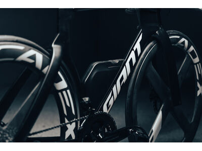 Cadex Aero 4 Spoke 1K Tubeless Disc-Brake DB RW HG & XDR click to zoom image