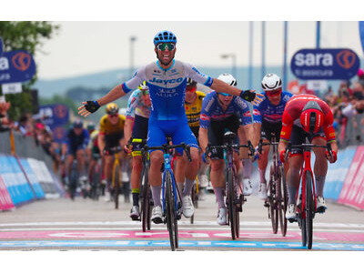 Cadex Amp click to zoom image