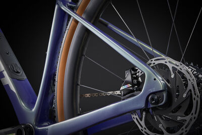 Giant Revolt Advanced Pro 0 click to zoom image