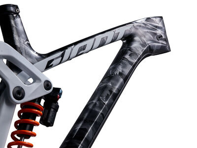 Giant Glory Advanced Frameset click to zoom image