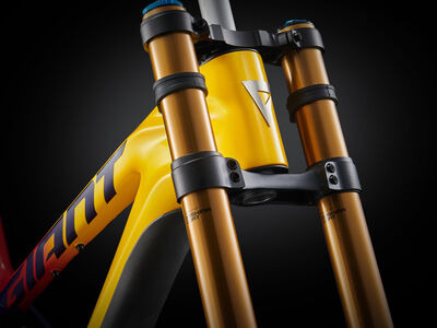 Giant Glory Advanced Legends Edition Frameset click to zoom image