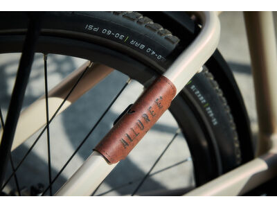 LIV Allure E+ 1 click to zoom image