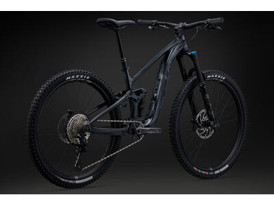 LIV Intrigue X 1 click to zoom image