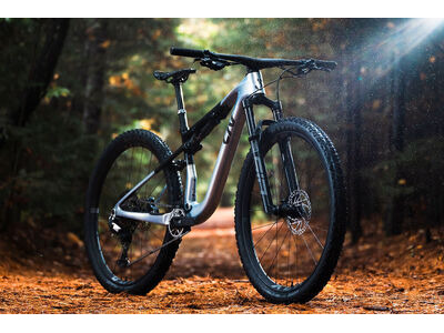 LIV Pique Advanced SL 2 Dreamy Blue / Black click to zoom image